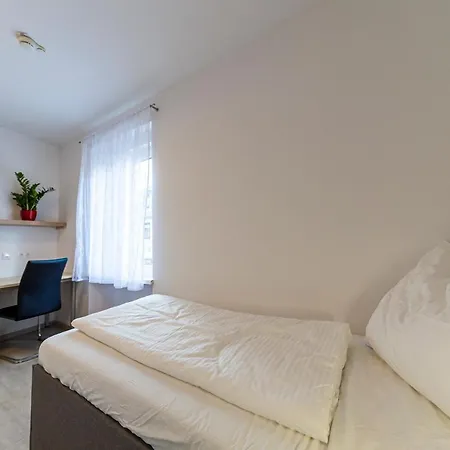 Zeltweg-rooms زيلتويج