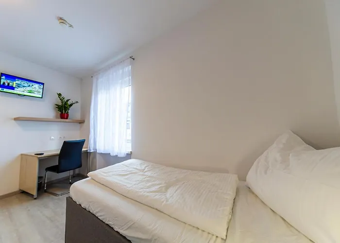 Zeltweg-rooms زيلتويج