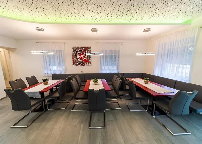 Zeltweg-rooms فندق مبيت وإفطار زيلتويج