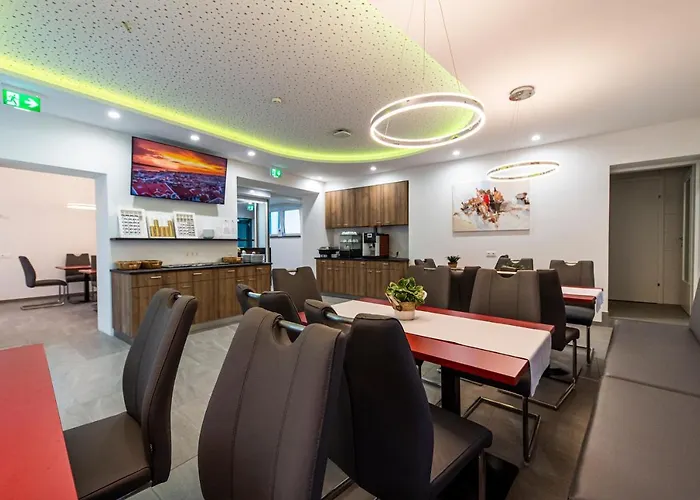 Zeltweg-rooms فندق مبيت وإفطار زيلتويج