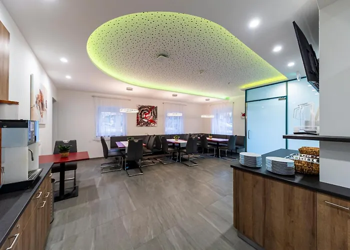 فندق مبيت وإفطار Zeltweg-rooms زيلتويج